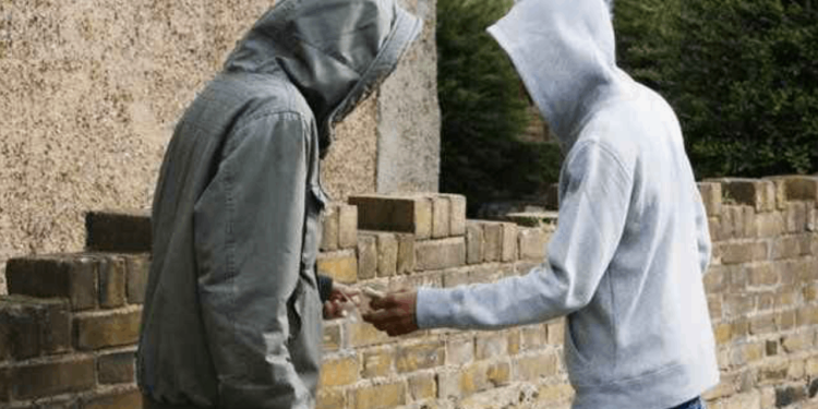 Uyuşturucu satıcısı yaşadıklarını anlattı: Bir günde ne kadar madde satıyorlardı, polislerle işlerini nasıl çözüyorlardı?