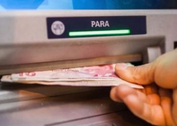 Villa kiralayıp ATM'den geçen sahte para bastılar