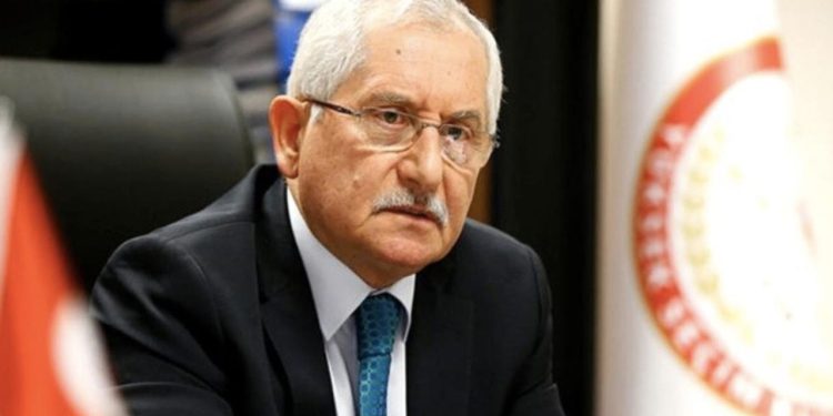 YSK Başkanı'na hakaret davasında beraat: 'Kaba eleştiri'