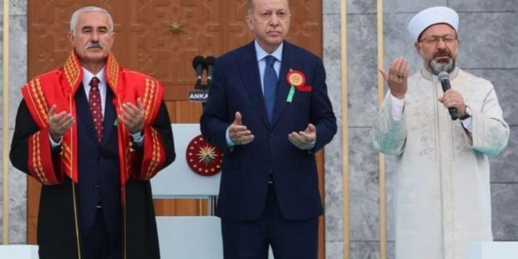 Yargıtay Başkanı Akarca: 'Sosyal medya mahkemeleri' devlete de yargıya da zarar veriyor