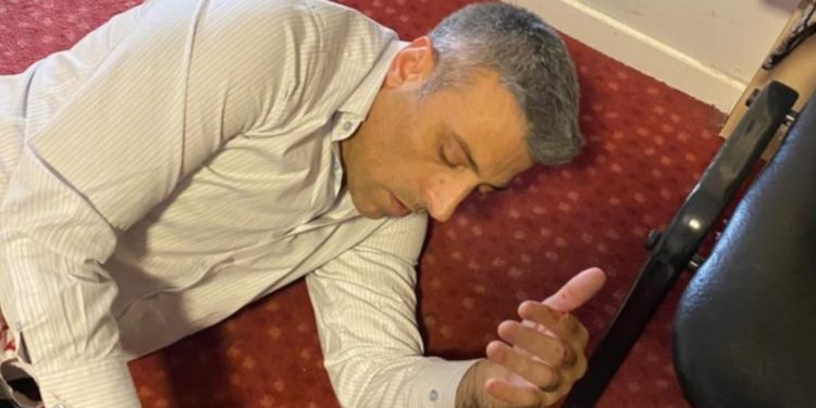 Yenilik Partisi lideri Öztürk Yılmaz'a bıçaklı saldırıda bulunan zanlı yakalandı
