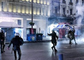 Yunanistan’da 16 yaşındaki Roman çocuğu öldüren polis serbest bırakıldı