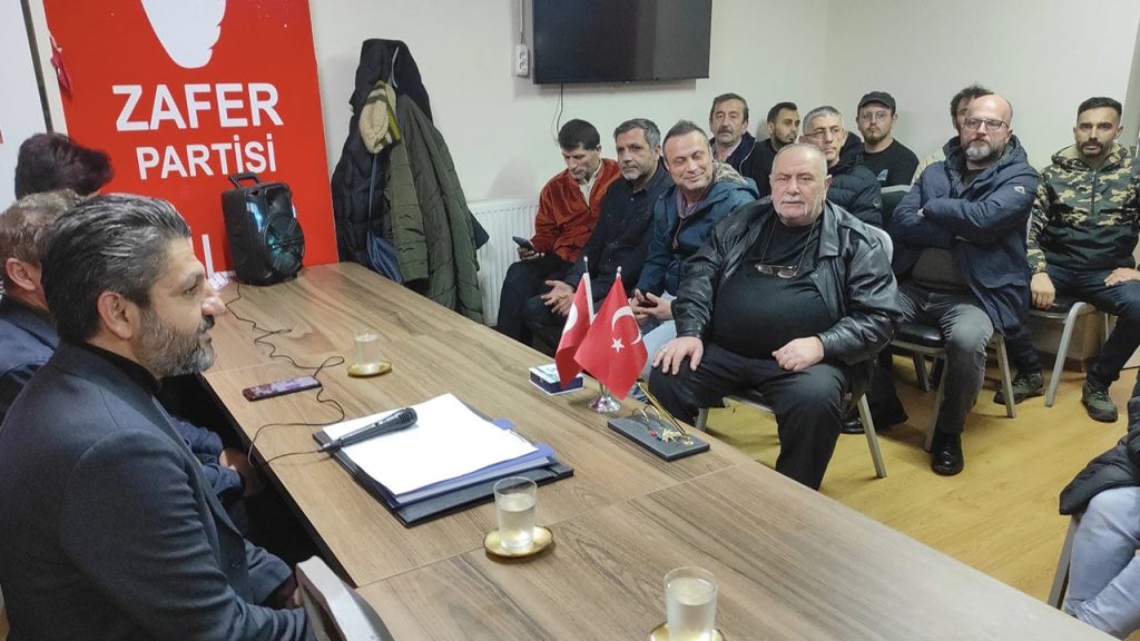 Zafer Partisi Çekmeköy İlçe Başkanı ve 35 yönetim kurulu üyesi partiden istifa etti