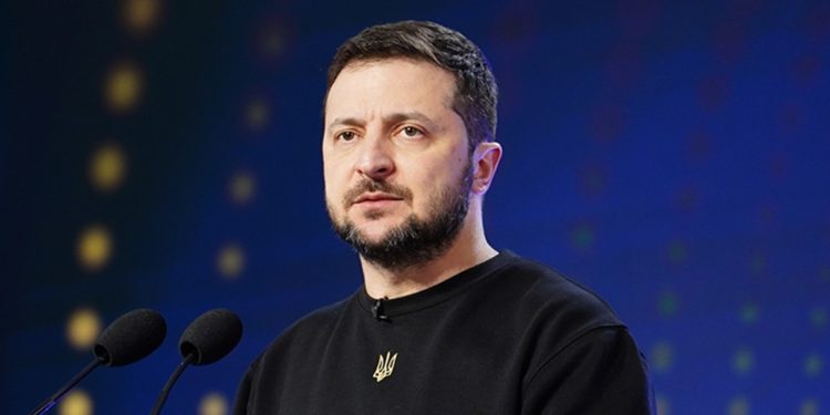 Zelenskiy: Düşman, Donetsk bölgesini ele geçirme çılgın fikrinden vazgeçmedi