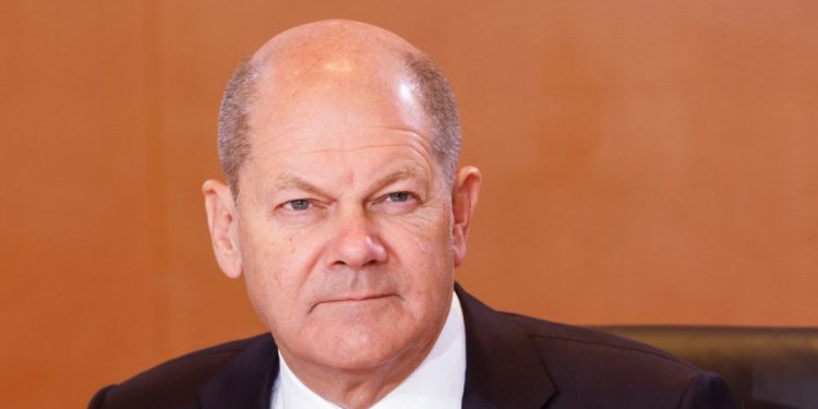 Olaf Scholz Şimdiden Adaylığını İlan Etti