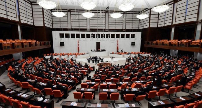 ‘Asgari ücretlinin maaşına haciz gelmesin’ önerisi, AKP ve MHP’lilerin oylarıyla reddedildi