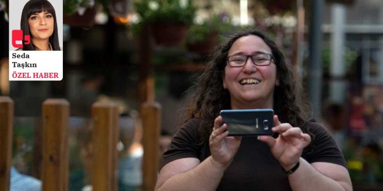 ‘İlk kitabımı Şebnem Hoca aldı, şimdi aynı koğuştayız’