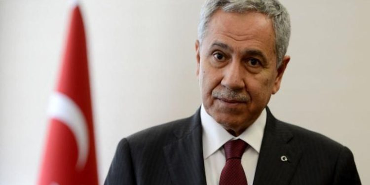 AKP’nin ‘özgül ağırlığı’ Bülent Arınç, mahkemenin İstanbul Büyükşehir Belediye Başkanı Ekrem İmamoğlu’na verdiği kararla ilgili ”Utanç verici” yorumunu yaptı.