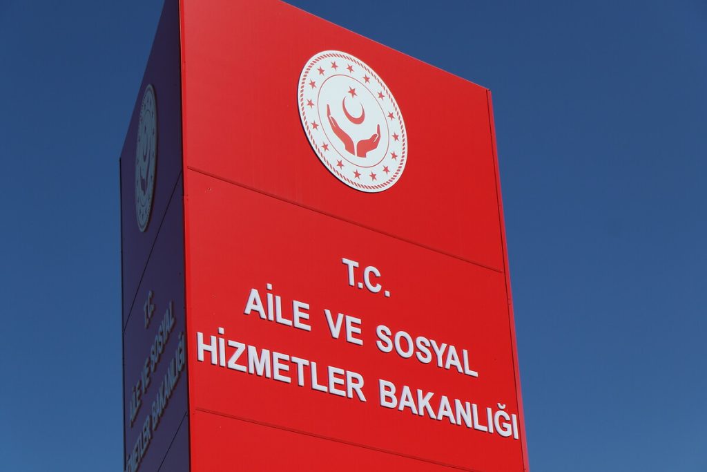 ‘Sosyal hizmetler personeli, Erdoğan mektubuyla AKP’ye oy istiyor’