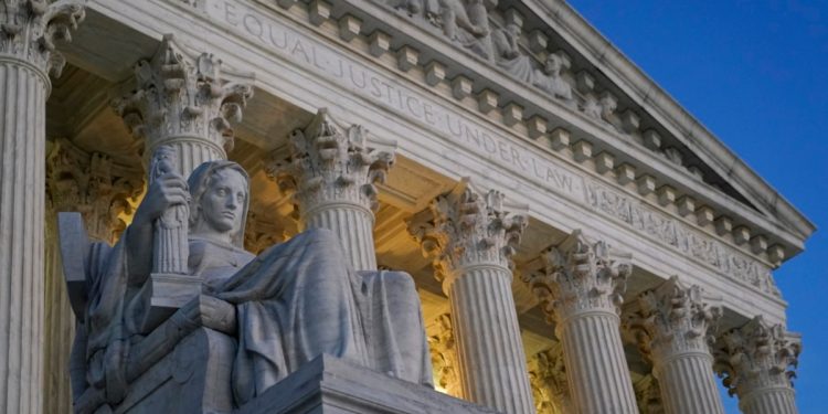 Anayasa Mahkemesi’nin Halkbank Oturumu Sonrası Hukukçular Hangi Olasılıkları Değerlendiriyor?