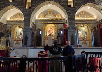 Diyarbakır Ermenileri Yedi Yıl Sonra Kilisede Noel Kutladı
