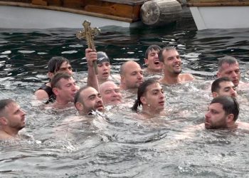 İstanbul’da Haç Çıkarma Töreni Düzenlendi