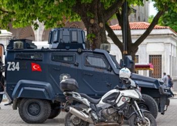 Diyarbakır’da Tokat Atan Polisler Açığa Alındı