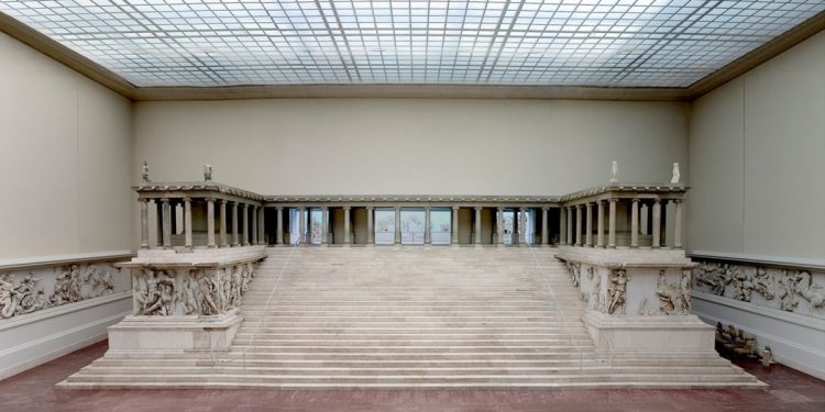 Alman Siyasetçi Zeus Tapınağı’nın Türkiye’ye İade Edilmesini İstedi