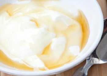 1 kaşık yoğurda ekleyin.. Süper etkisi var... Yüzyıllardır en doğal yöntemdi