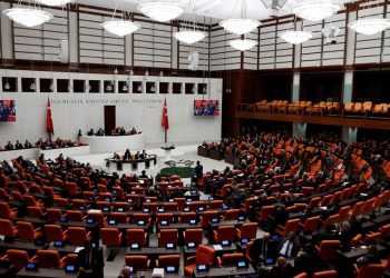 Akademisyen, doktor, öğretmen ve memur maaşları asgari ücret karşısında son 10 yılda hızla eridi