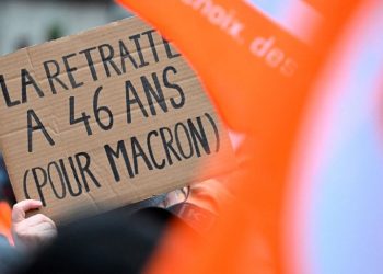 Fransa’da büyük grev: Cumhurbaşkanı Macron, emeklilik reformunda geri adım atar mı?