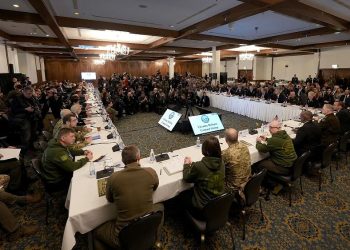 15 ülkenin savunma bakanı, Ukrayna’ya Leopard tanklarının tedariği konusunda anlaşamadı