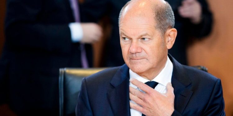 Almanya, Ukrayna’ya 14 adet Leopard 2 tankı göndereceğini duyurdu