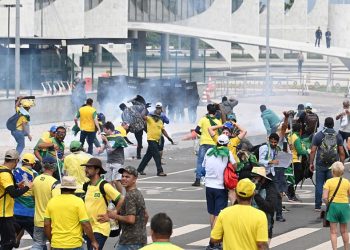 Brezilya’da Bolsonaro taraftarları Kongre ve Başkanlık Sarayı’nı bastı