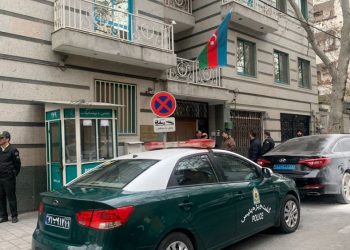 Azerbaycan’ın Tahran Büyükelçiliğine silahlı saldırı düzenlendi, saldırgan yakalandı