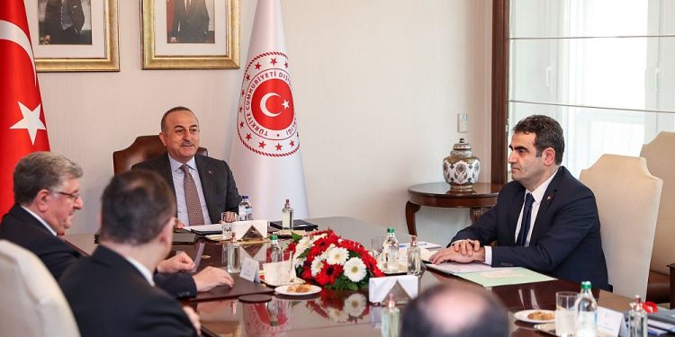 Ankara-Şam yakınlaşmasının ardından Suriyeli muhalifler Çavuşoğlu ile bir araya geldi