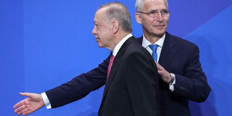 İsveç ve Finlandiya’nın NATO’ya üyelik süreci daha ne kadar uzayabilir?