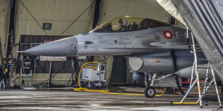 Batıdan Abrams ve Leopard tanklarını garantileyen Ukrayna savaş uçağı istiyor