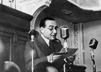 Cumhurbaşkanı Recep Tayyip Erdoğan, 14 Mayıs 1950 seçimlerini referans göstererek önümüzdeki genel seçimlerin tarihine dair sinyal verirken geçtiğimiz günlerde, o dönem Demokrat Parti’nin (DP) kullandığı "Yeter söz milletindir" sloganına da atıf yaptı. 27 yıllık CHP yönetimini sona erdirecek seçimlerde kullanılan bu slogan, 20 yıldır iktidarda olan AKP tarafından kullanılmış oldu. Peki, 14 Mayıs 1950'de ne olmuştu?