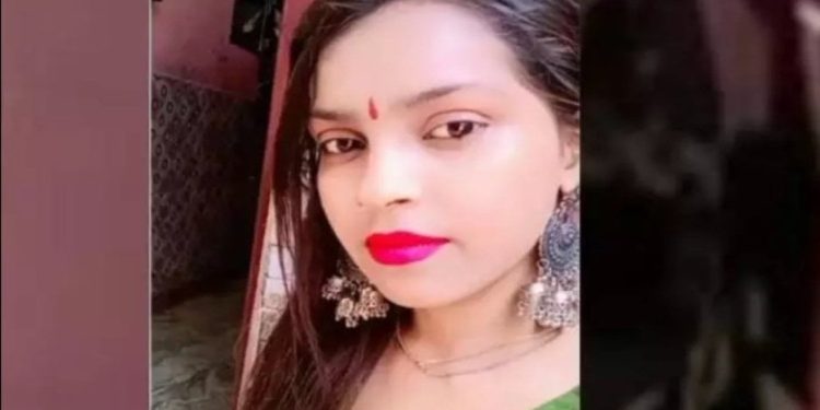 20 yaşındaki kadının 13 kilometre sürüklenerek ölmesi Hindistan'da öfke yarattı