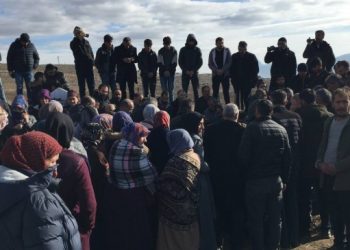 Paris’te katledilen Kızıl son yolculuğuna uğurlandı