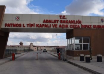 Hasta tutukluya ayda bir yapılması gereken iğne 6 ay sonra yapılıyor