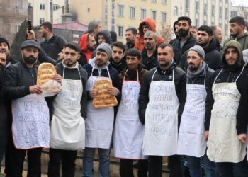 Amed’te fırın işçileri iş bıraktı