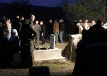 Sûr’da bedenini ateşe veren Akar defnedildi