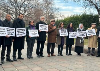 Adalet Nöbeti 15’inci gününde: İmralı’da görüşme sağlanmalıdır