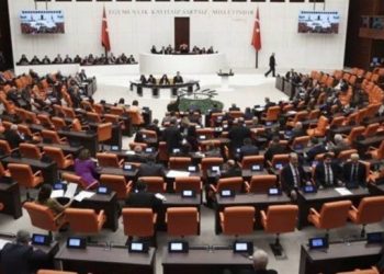 Sözleşmeliye kadro teklifi komisyonda kabul edildi