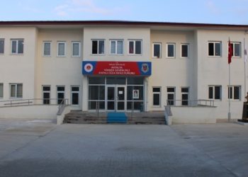 Mahkeme yolunda darp edilen tutuklular tekli hücreye konuldu