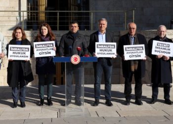 Adalet Nöbeti: İmralı’daki hukuksuzluktan Bozdağ sorumludur