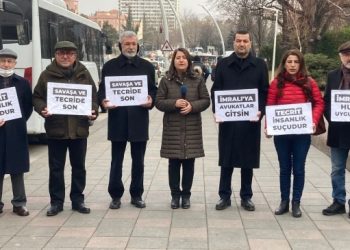 Adalet Nöbeti 13’üncü gününde: Tecrit kırılsın, savaş politikalarına son verilsin