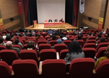 Demokratik Cumhuriyet Sempozyumu: Saldırılara karşı direnç geliştirilmeli