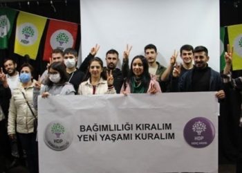 HDP Gençlik Meclisi üyelerinin yargılandığı dava ertelendi
