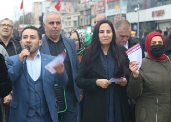 Emek ve Özgürlük İttifakı mitingi için kitlesel bildiri dağıtımı