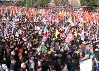 ‘Kredi çekip, yemeden içmeden HDP’ye destek vereceğiz’