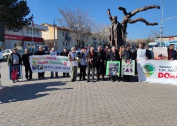 Avcıların doğa severlere saldırısı protesto edildi