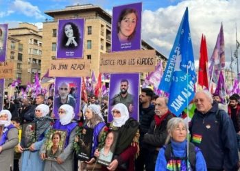 Almanya ve Fransa’da on binler katliamın aydınlatılmasını istedi