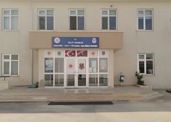 Tutukluya ağız içi arama ve kelepçeli muayene dayatması