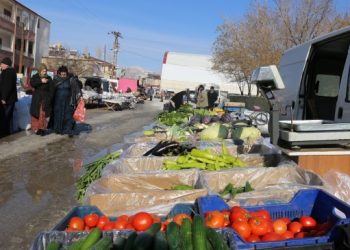 Yoksulun umudu pazarda fiyatlar el yakıyor