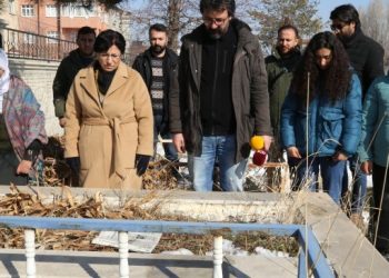 Özgür Gündem gazetesi dağıtımcısı Karaağar mezarı başında anıldı