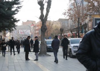 Wanlı esnaf: Al beşe ver beşe, lanet gelsin bu işe!