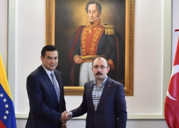 Ticaret Bakanı Muş Venezuela’da